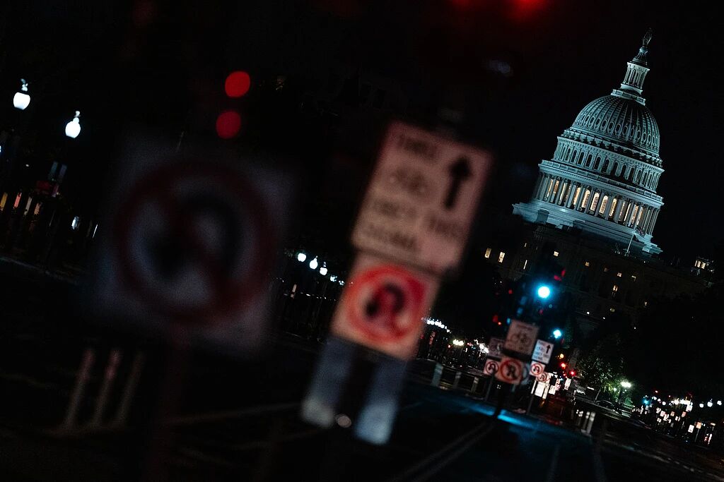 美国政府也放“十一长假”了第2张「BreakingCoin」 美国政府也放“十一长假”了第2张