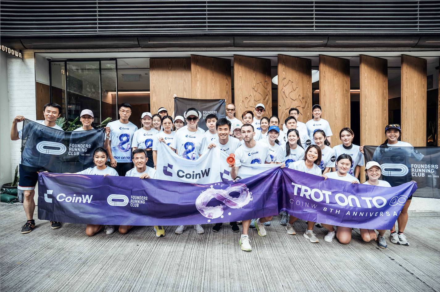 跑过加密周期的“撞墙期”:CoinW 与千万用户的中场叙事第2张「BreakingCoin」 跑过加密周期的“撞墙期”:CoinW 与千万用户的中场叙事第2张