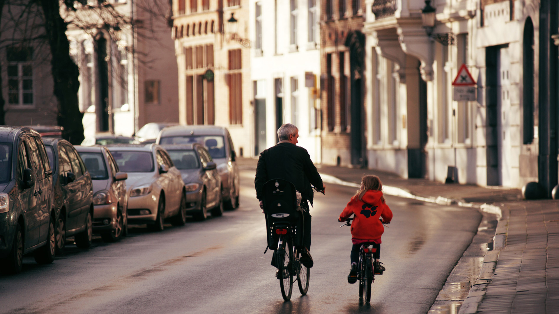 努力地活完短短的一生，把你与AI的对话留给后代继承